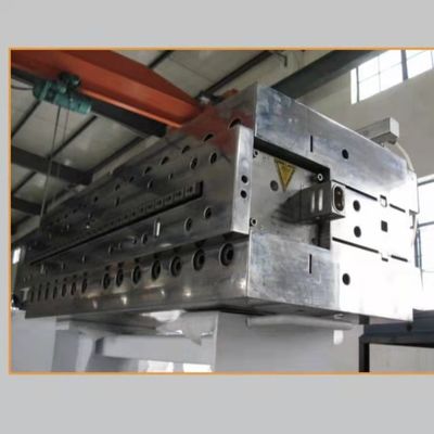 800mm WPC μηχανή κατασκευής πόρτες εκχύλιση μούχλα για τις απαιτήσεις των πελατών