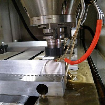 600mm PP Melt Blown Die με πλέκα Spinneret White MeltBlown Μηχανή μη υφασμένου υφάσματος