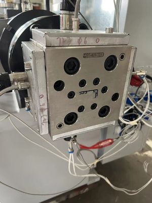 Ασημένιο φινίρισμα UPVC Πύλη Τμήμα Banding Mold με προσαρμοσμένο σχεδιασμό και υλικό 3CR17