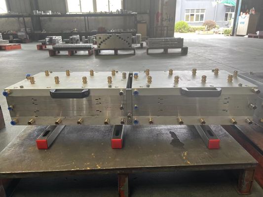 3CR17 Σχήμα υλικού εκτόξευσης προφίλ PVC Σχήμα εκτόξευσης για ακριβή διαμόρφωση εκτόξευσης δίδυμων βιδών
