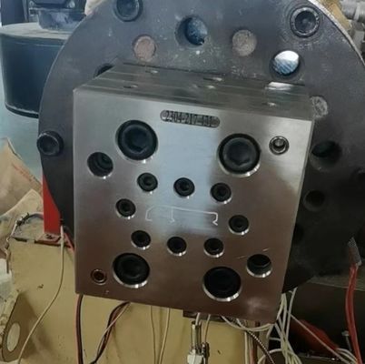 Προϊόντα οικιακής χρήσης Προσαρμοσμένα πλαστικά καλούπια UPVC για το σχεδιασμό EKO και τις ταινίες στην άκρη της πόρτας