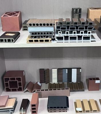 PE WOOD Πλαστικό μούχλα εκτόξευσης με επαγγελματικό σχεδιασμό και υποστήριξη μετά την πώληση