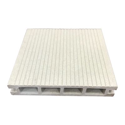 Μηχανή παραγωγής επικάλυψης WPC με 261*31mm κούφιο καλούπι και υλικό PE