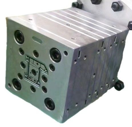 Ανθεκτικό PVC Profile Extrusion για παράθυρα και πόρτες